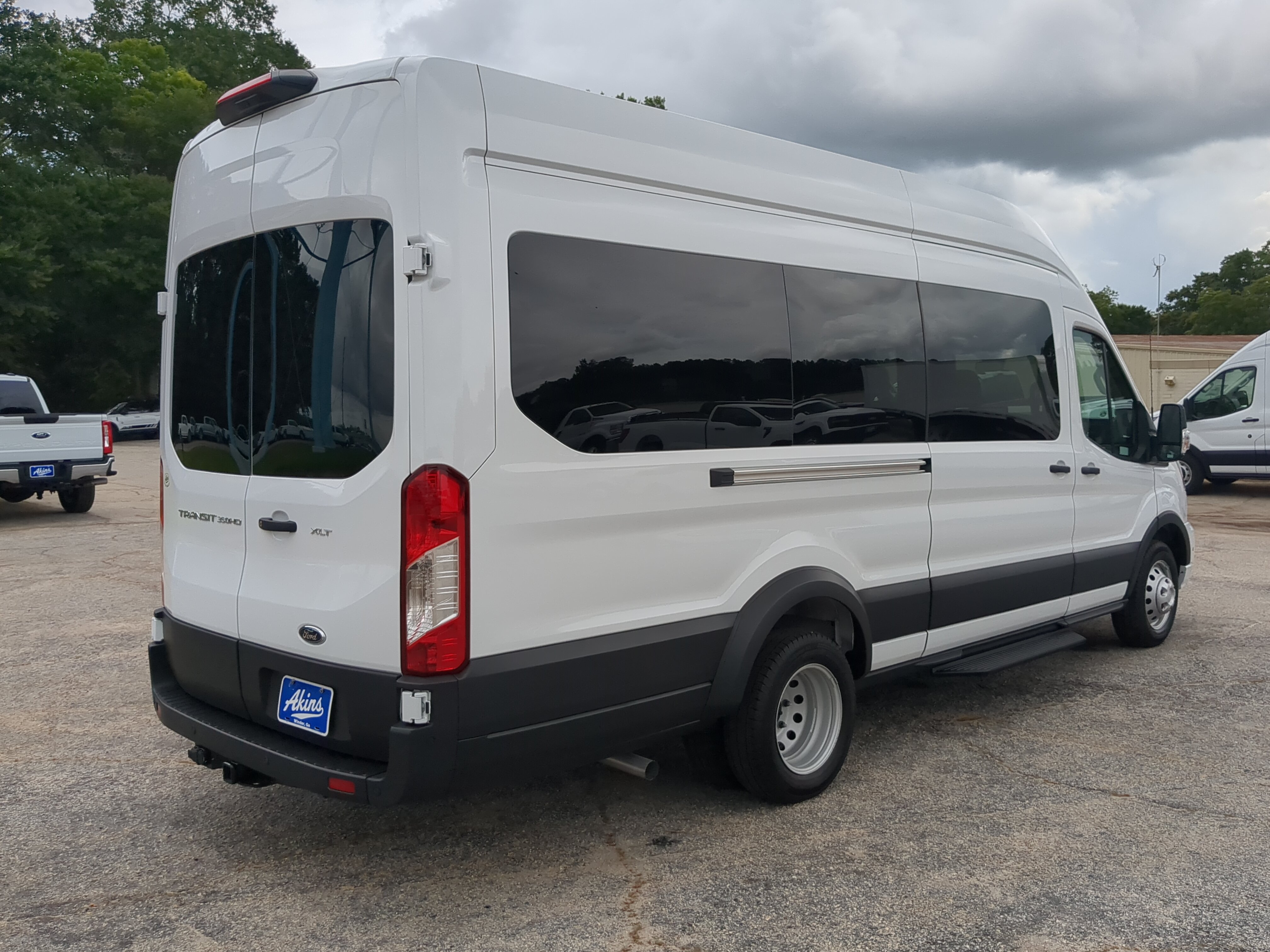 Certified 2025 Ford Transit 350 XLT RWD image 3