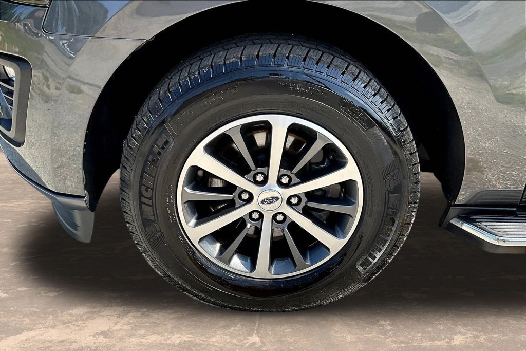 Certified 2019 Ford Expedition XLT w/ Equipment Group 202A AWD/4WD image 37