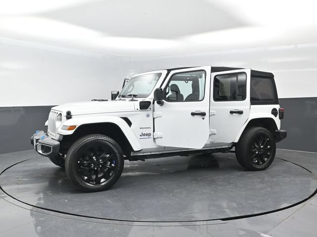 Used 2023 Jeep Wrangler Unlimited Sahara w/ Cold Weather Group AWD/4WD image 27