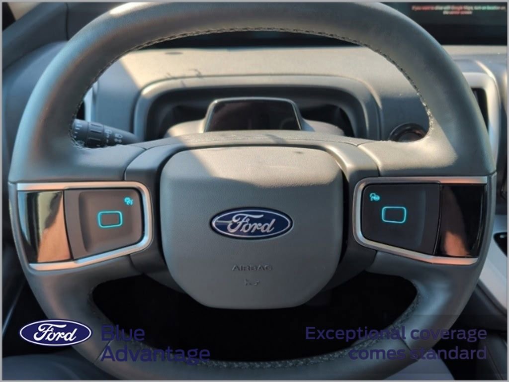 Certified 2025 Ford Expedition Active image 11