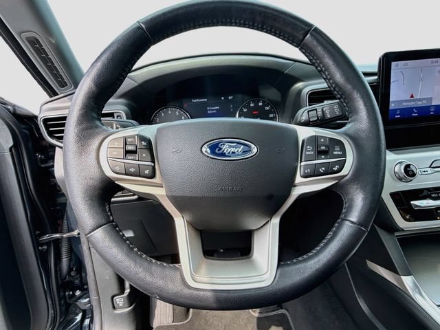 Certified 2022 Ford Explorer XLT w/ Equipment Group 202A AWD/4WD image 17