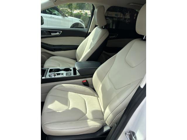 Certified 2022 Ford Edge Titanium AWD/4WD image 11
