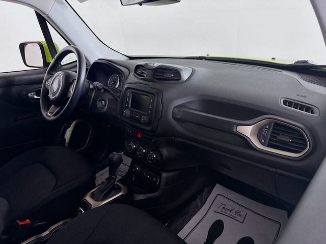 Used 2017 Jeep Renegade Latitude w/ Cold Weather Group image 27