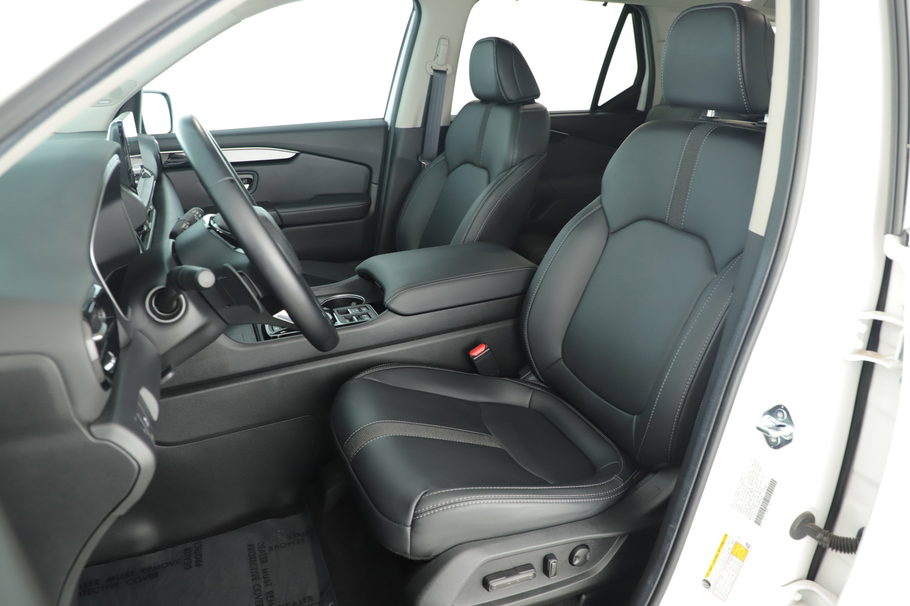 Used 2025 Honda Pilot Touring image 10