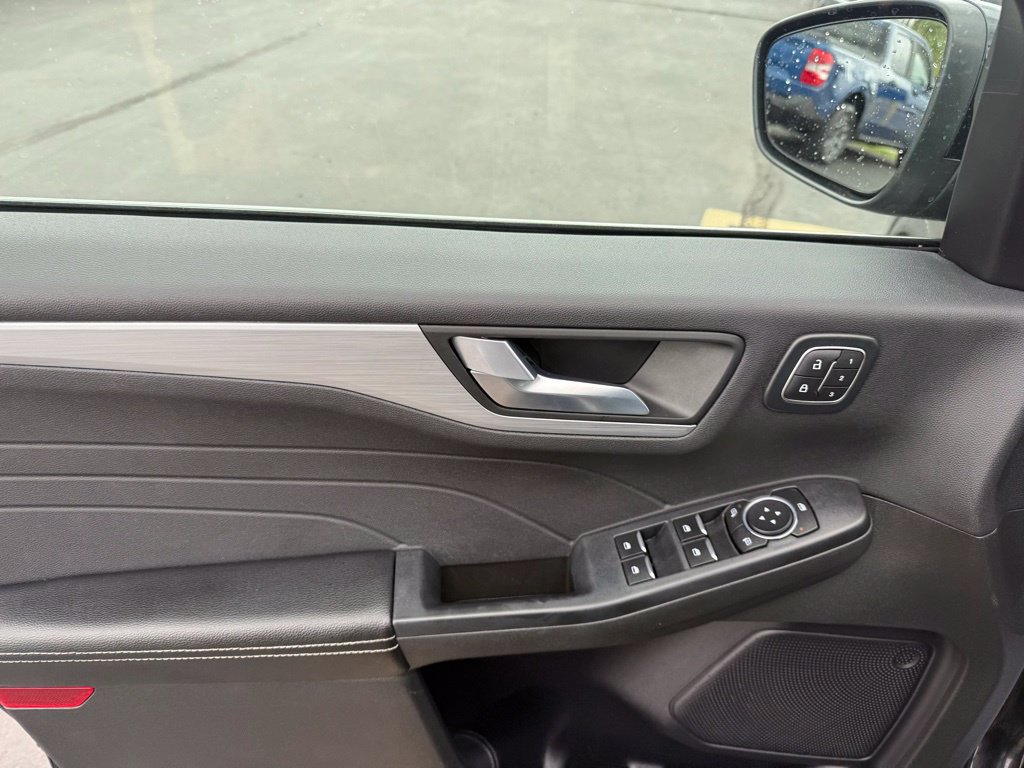 Certified 2024 Ford Escape Platinum AWD/4WD image 25