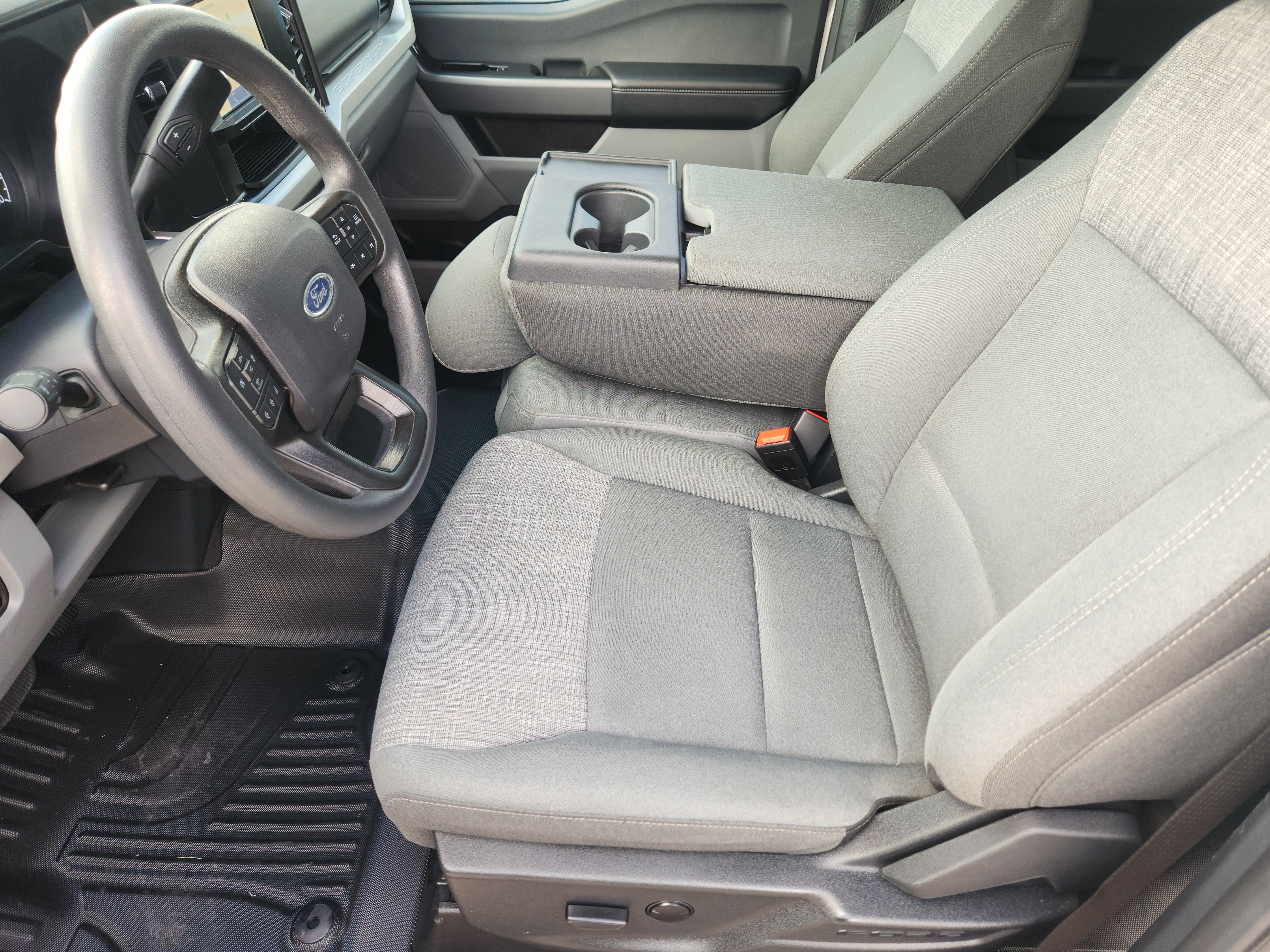 Certified 2025 Ford F250 XLT AWD/4WD image 9