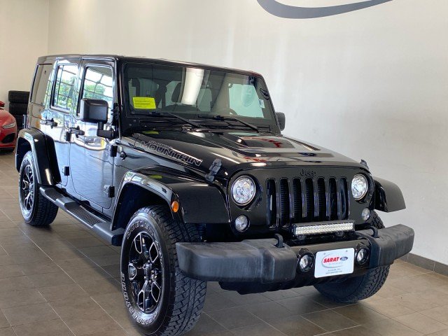 Used 2017 Jeep Wrangler Unlimited Sahara AWD/4WD image 2