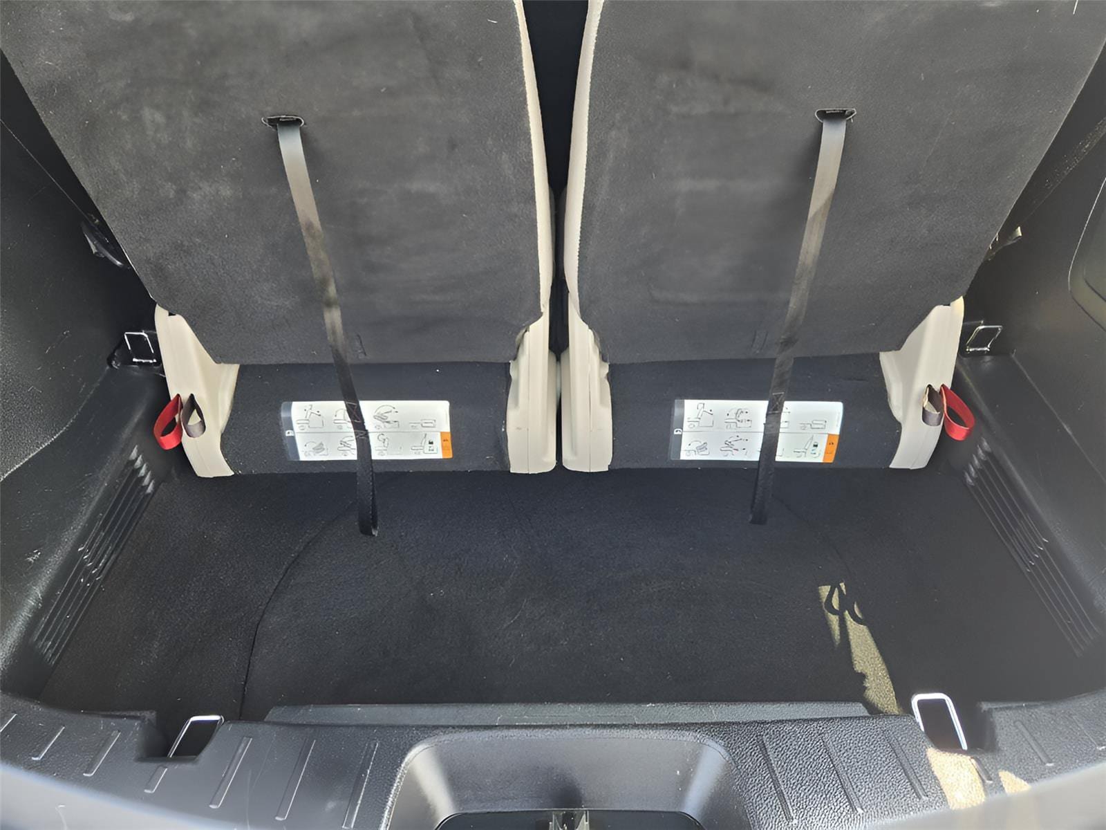 Certified 2019 Ford Explorer FWD image 30