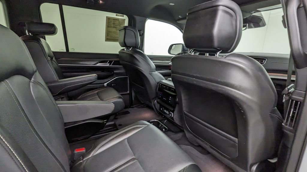 Used 2024 Jeep Wagoneer Series III image 43