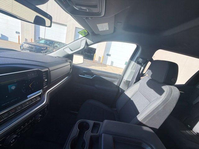 Used 2025 Chevrolet Silverado 1500 LT AWD/4WD image 32