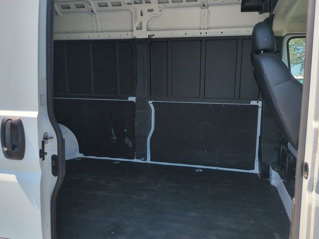Used 2025 RAM ProMaster 2500 w/ Convenience Group image 14