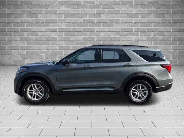 Certified 2025 Ford Explorer Active image 2