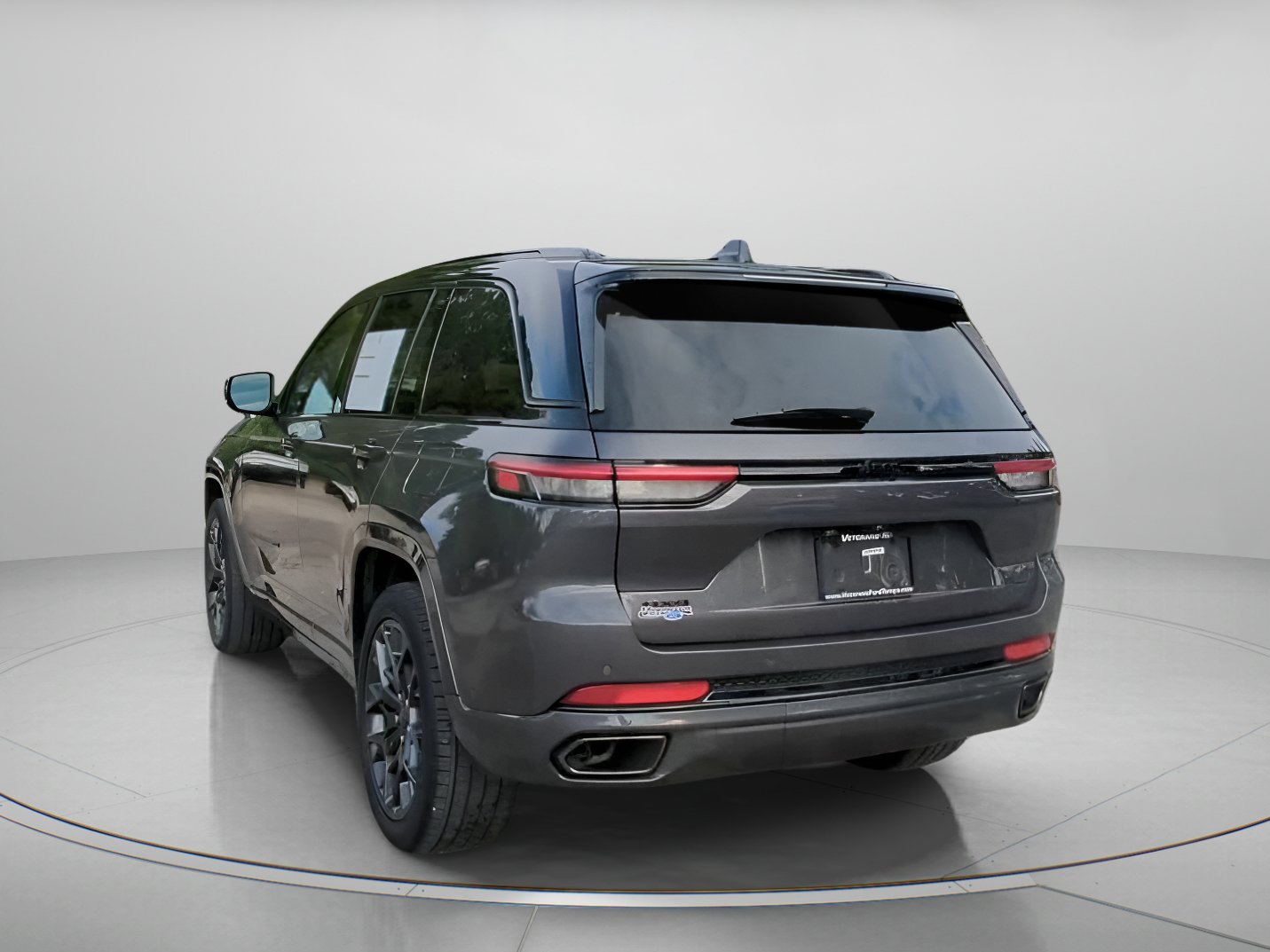 Used 2025 Jeep Grand Cherokee Summit w/ Obsidian Package AWD/4WD image 22