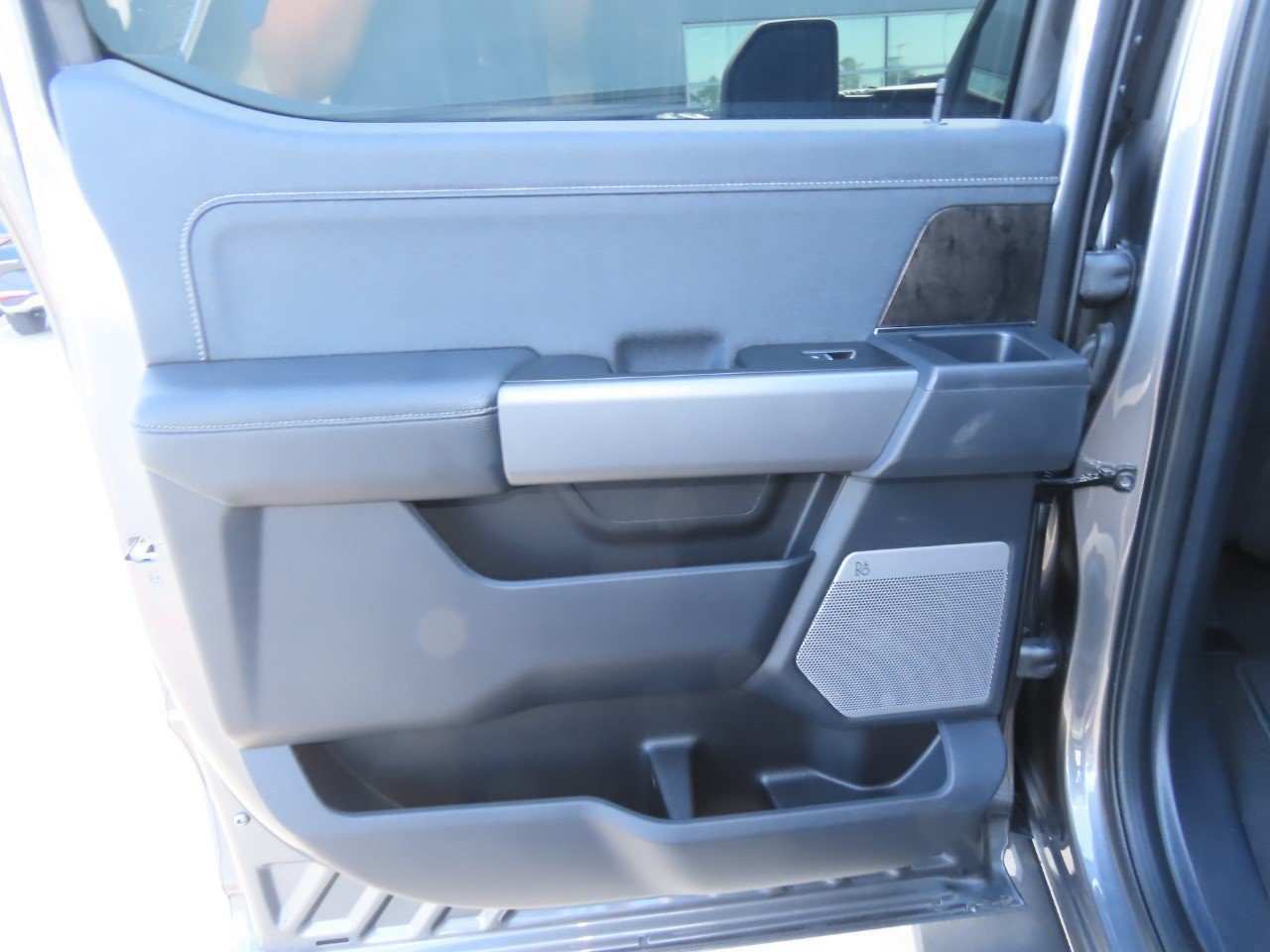 Certified 2025 Ford F250 Lariat w/ Chrome Package AWD/4WD image 18