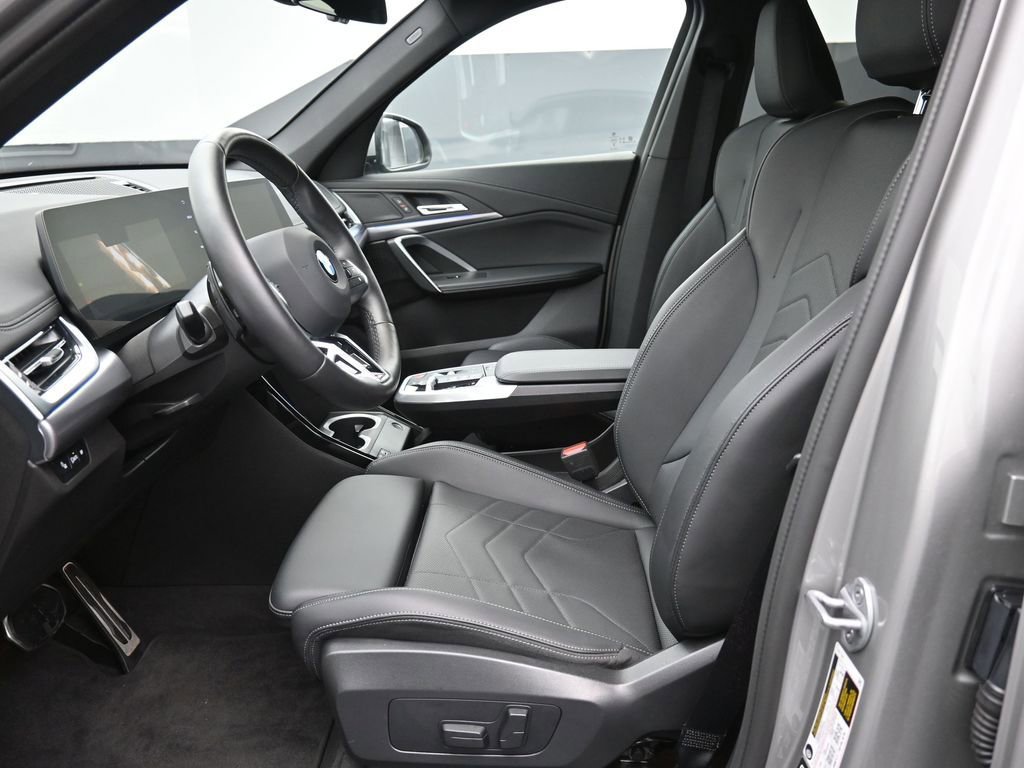 Used 2025 BMW X1 xDrive28i w/ M Sport Package image 21