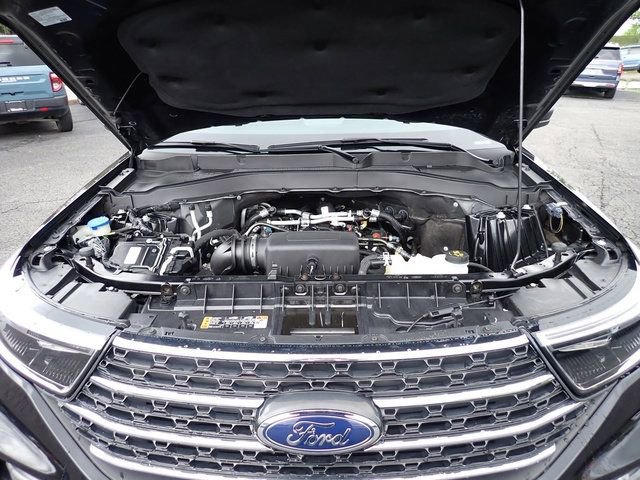 Certified 2023 Ford Explorer XLT w/ Equipment Group 202A RWD image 15