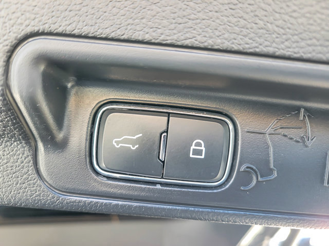 Certified 2025 Ford Explorer Platinum image 31