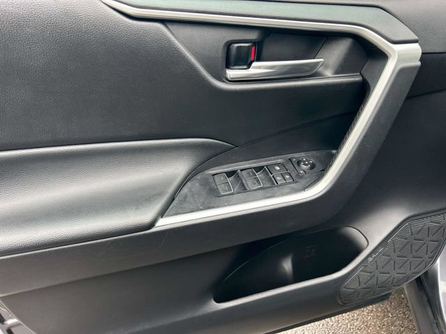 Used 2024 Toyota RAV4 XLE AWD/4WD image 28
