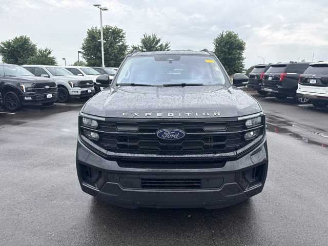 Certified 2025 Ford Expedition Active AWD/4WD image 2