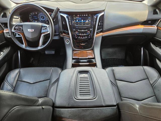 Used 2018 Cadillac Escalade Premium Luxury RWD image 18