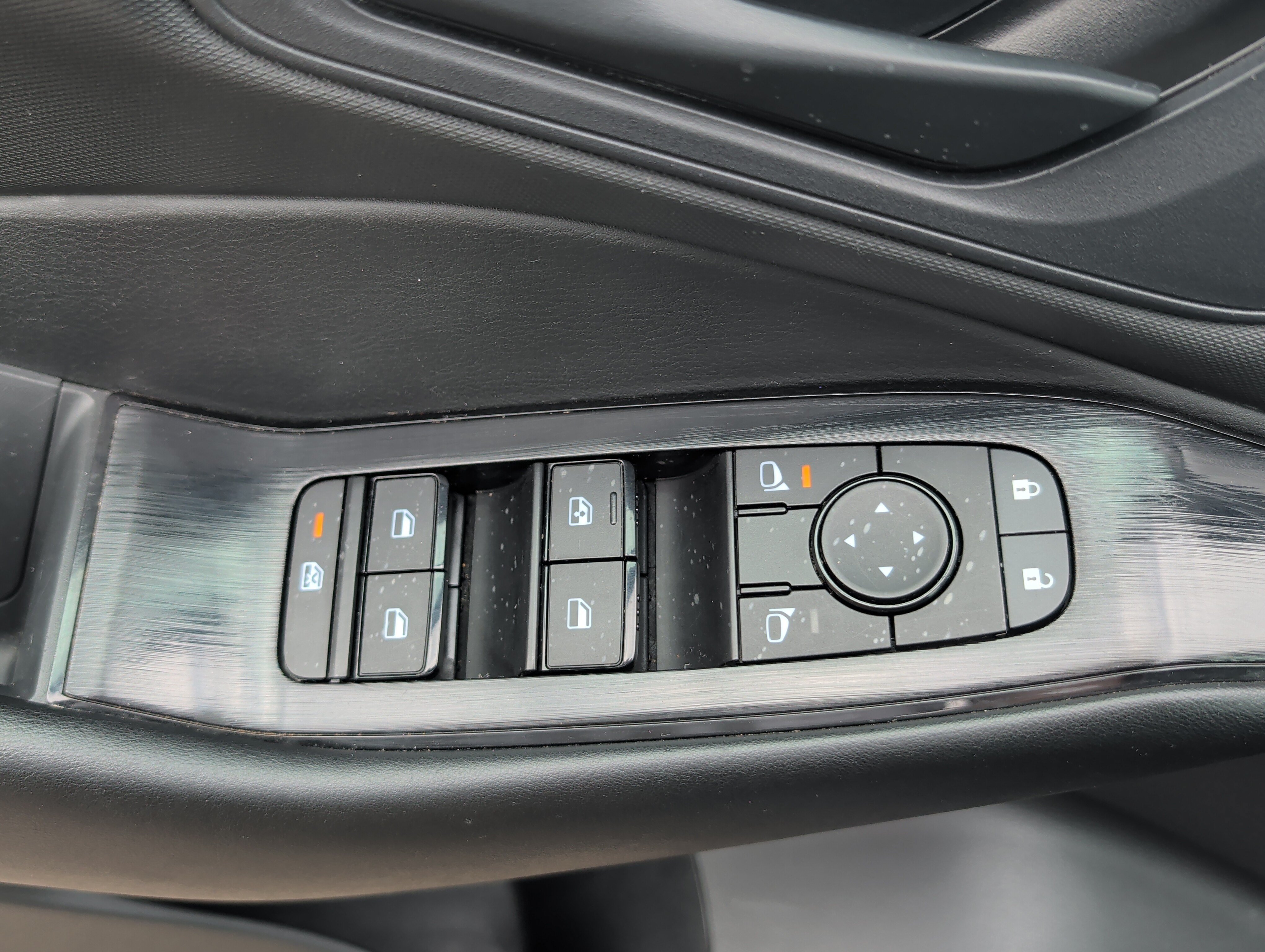 Used 2024 Nissan Rogue S AWD/4WD image 20