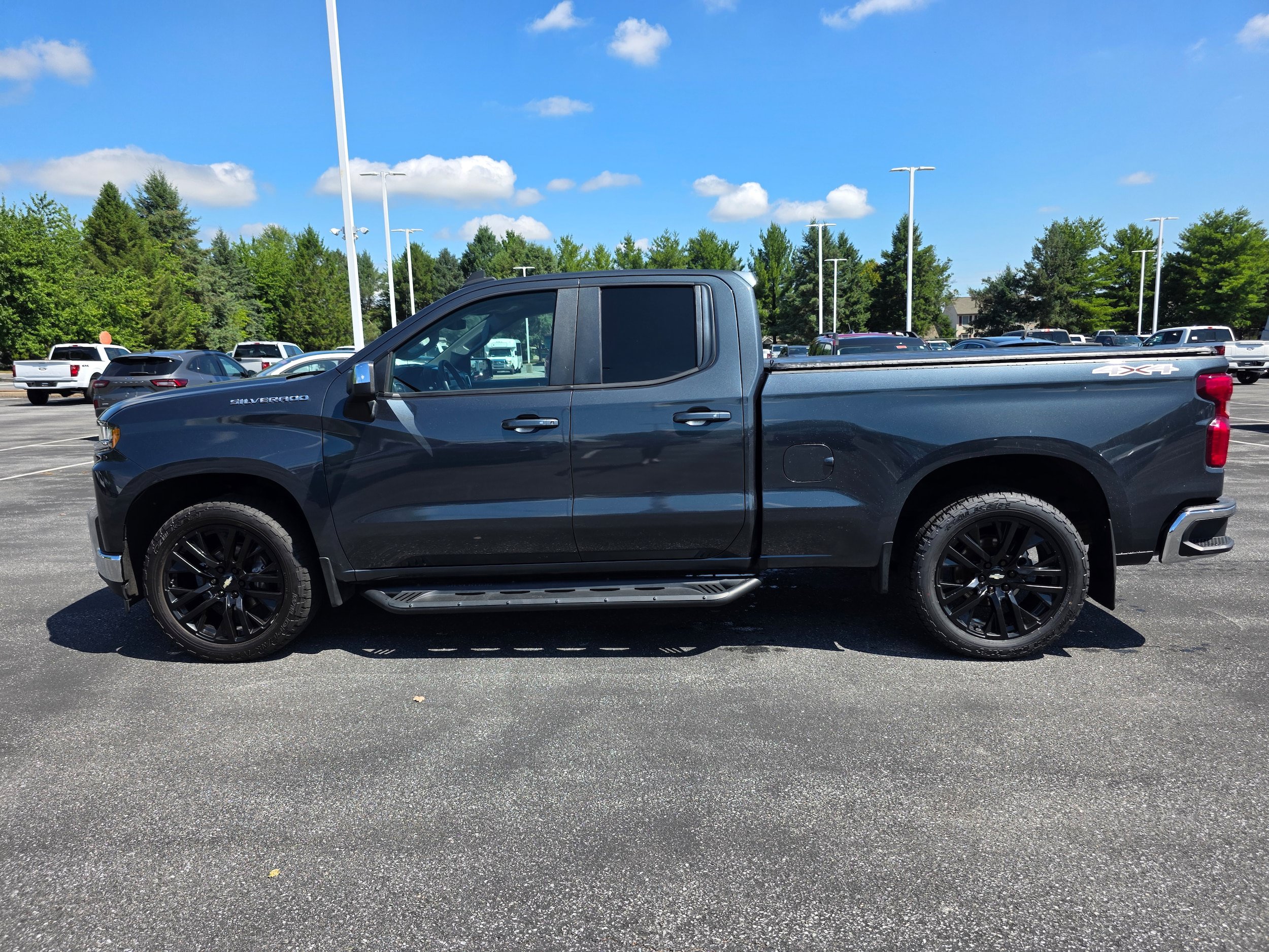 Used 2019 Chevrolet Silverado 1500 LT w/ All-Star Edition AWD/4WD image 2
