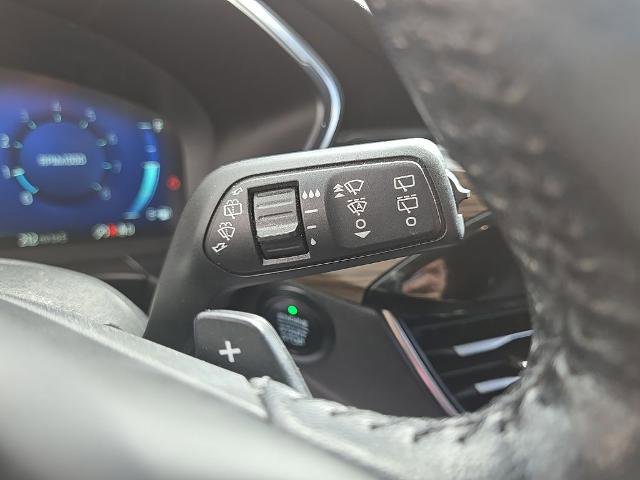 Certified 2020 Ford Escape Titanium image 25