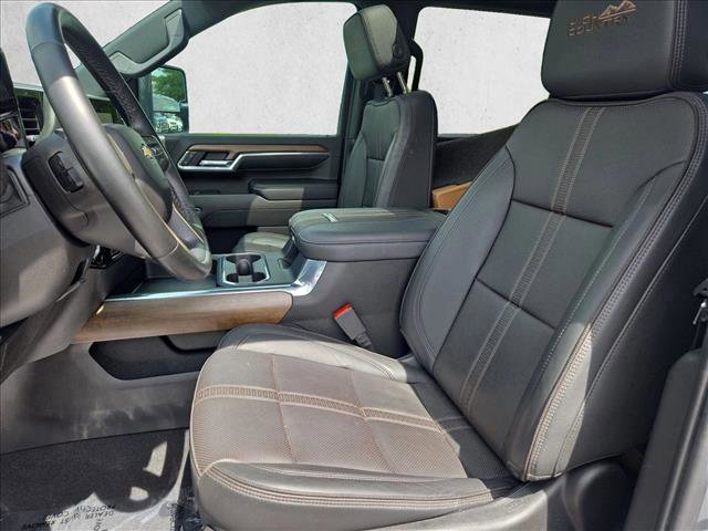 Used 2024 Chevrolet Silverado 2500 High Country w/ High Country Premium Package AWD/4WD image 16
