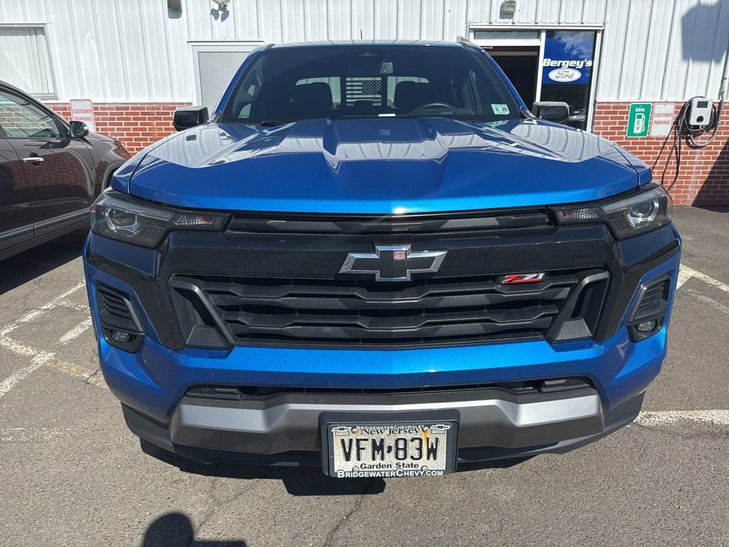 Used 2024 Chevrolet Colorado Z71 w/ Z71 Convenience Package 2 AWD/4WD image 2