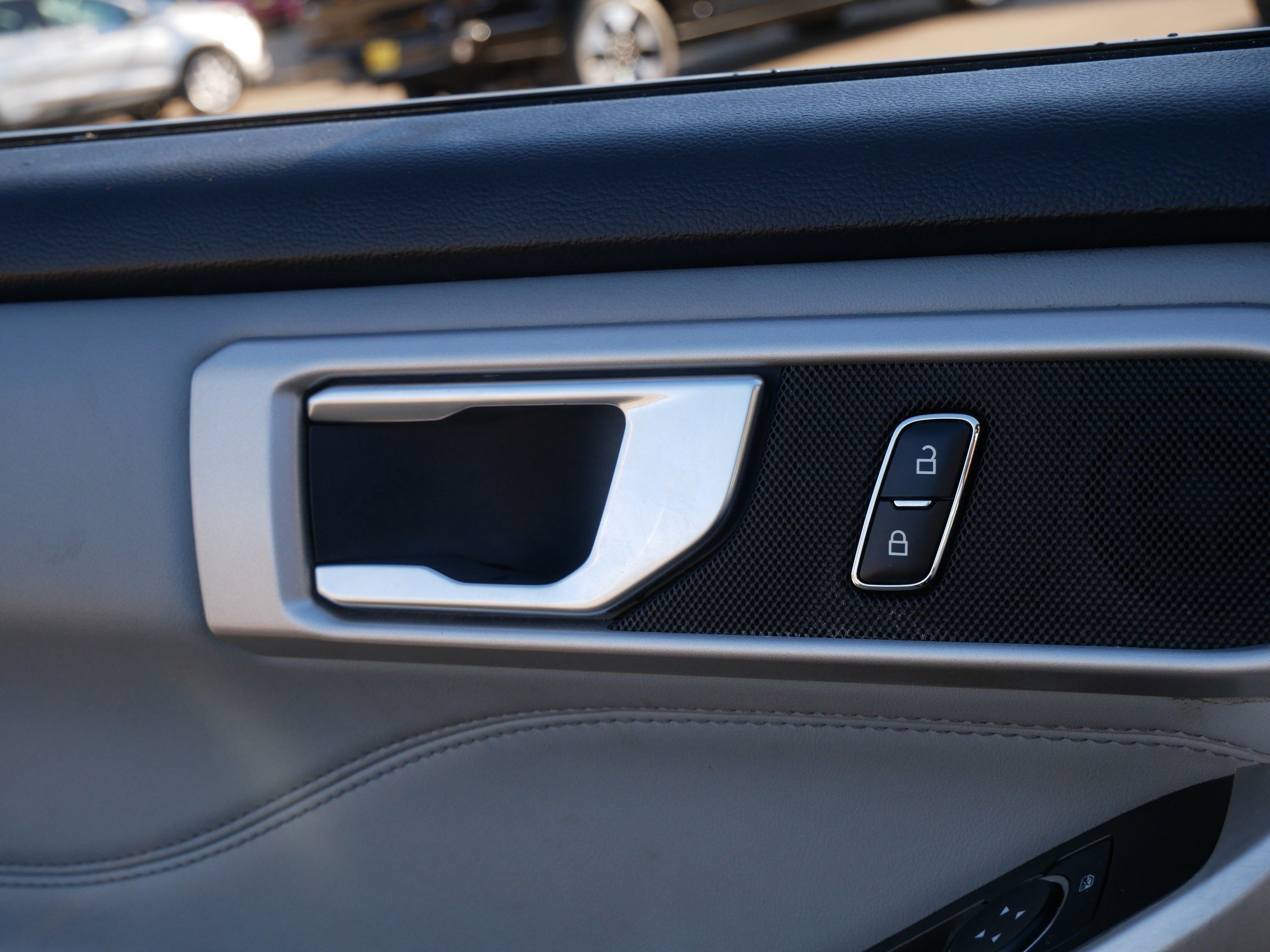 Certified 2022 Ford Explorer XLT w/ Equipment Group 202A image 27