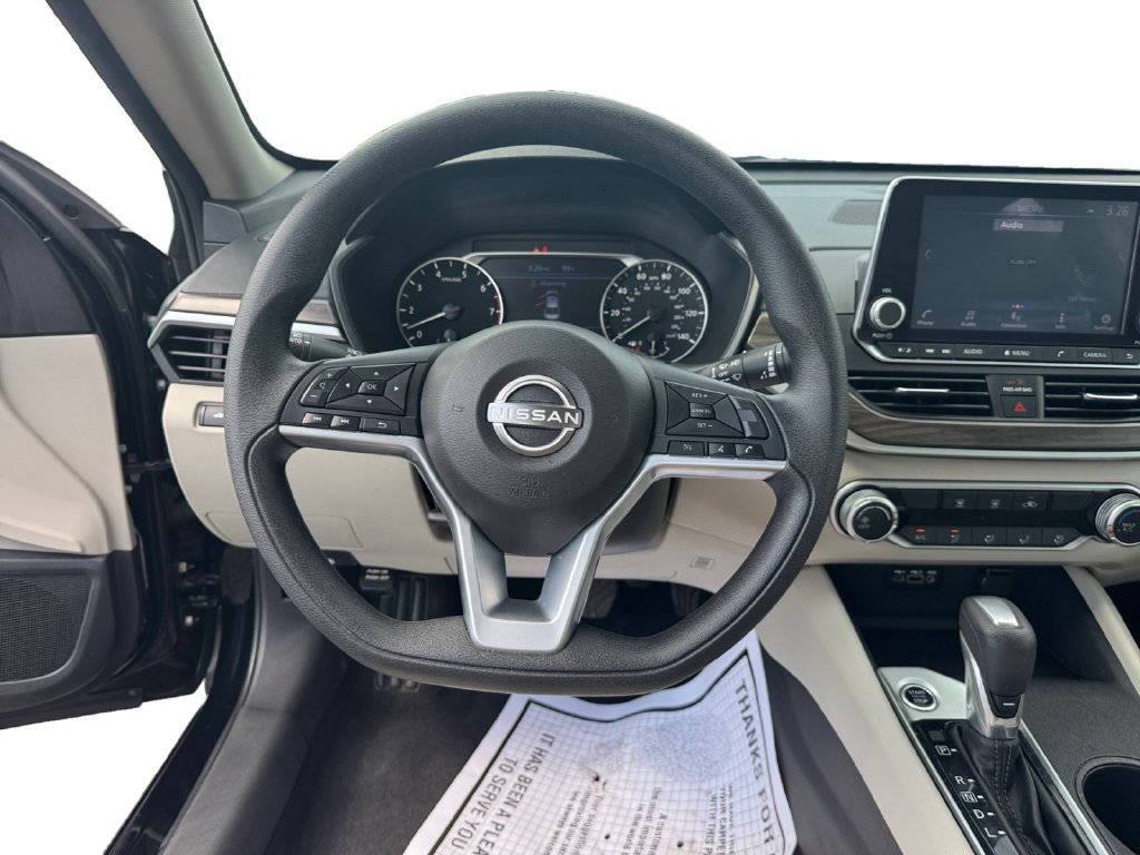 Used 2025 Nissan Altima 2.5 SV FWD image 16