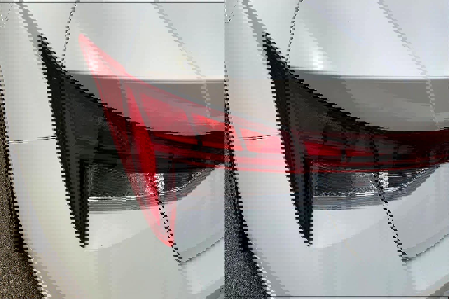 Used 2023 Hyundai Elantra Limited image 28