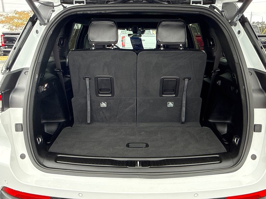 Used 2025 Jeep Grand Cherokee L Altitude RWD image 18