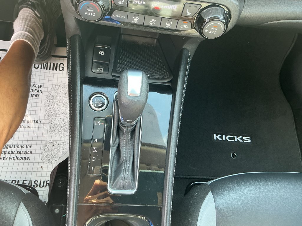 Used 2023 Nissan Kicks SR w/ SR Premium Package FWD image 28