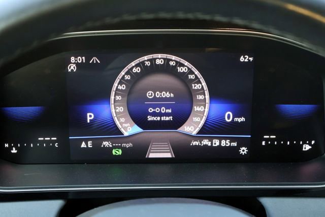 Used 2025 Volkswagen Jetta SE image 32