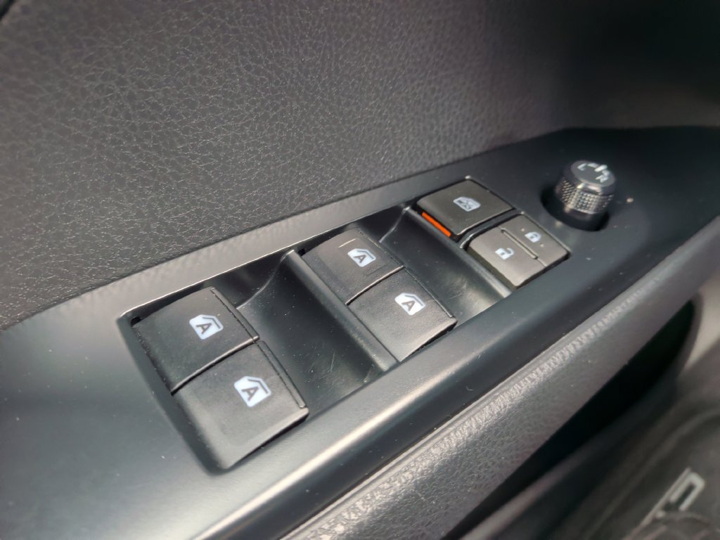 Used 2020 Toyota Camry SE FWD image 26