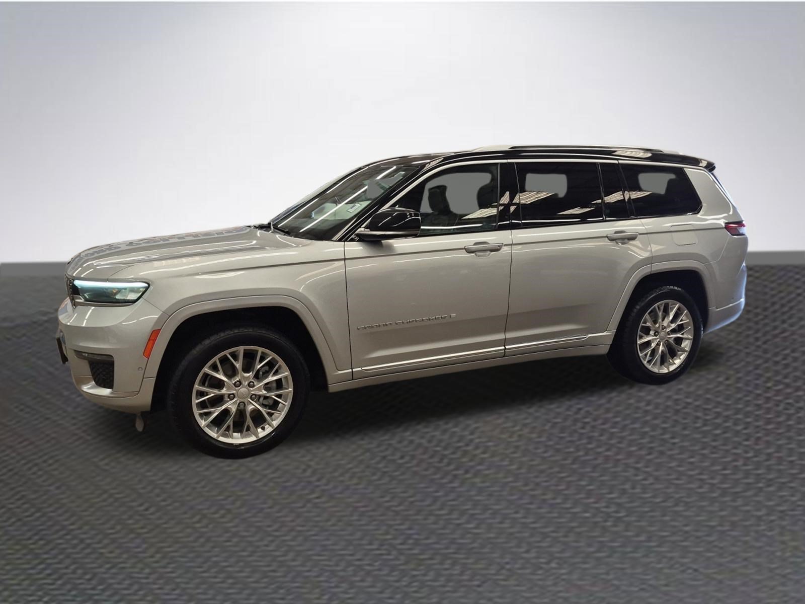 Used 2021 Jeep Grand Cherokee L Summit w/ Luxury Tech Group V AWD/4WD image 2