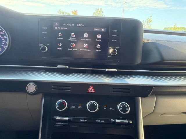 Used 2023 Kia Carnival LX FWD image 36
