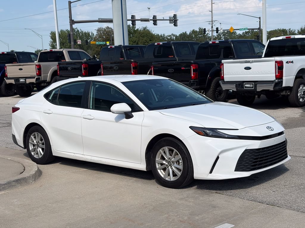 Used 2025 Toyota Camry LE FWD image 7