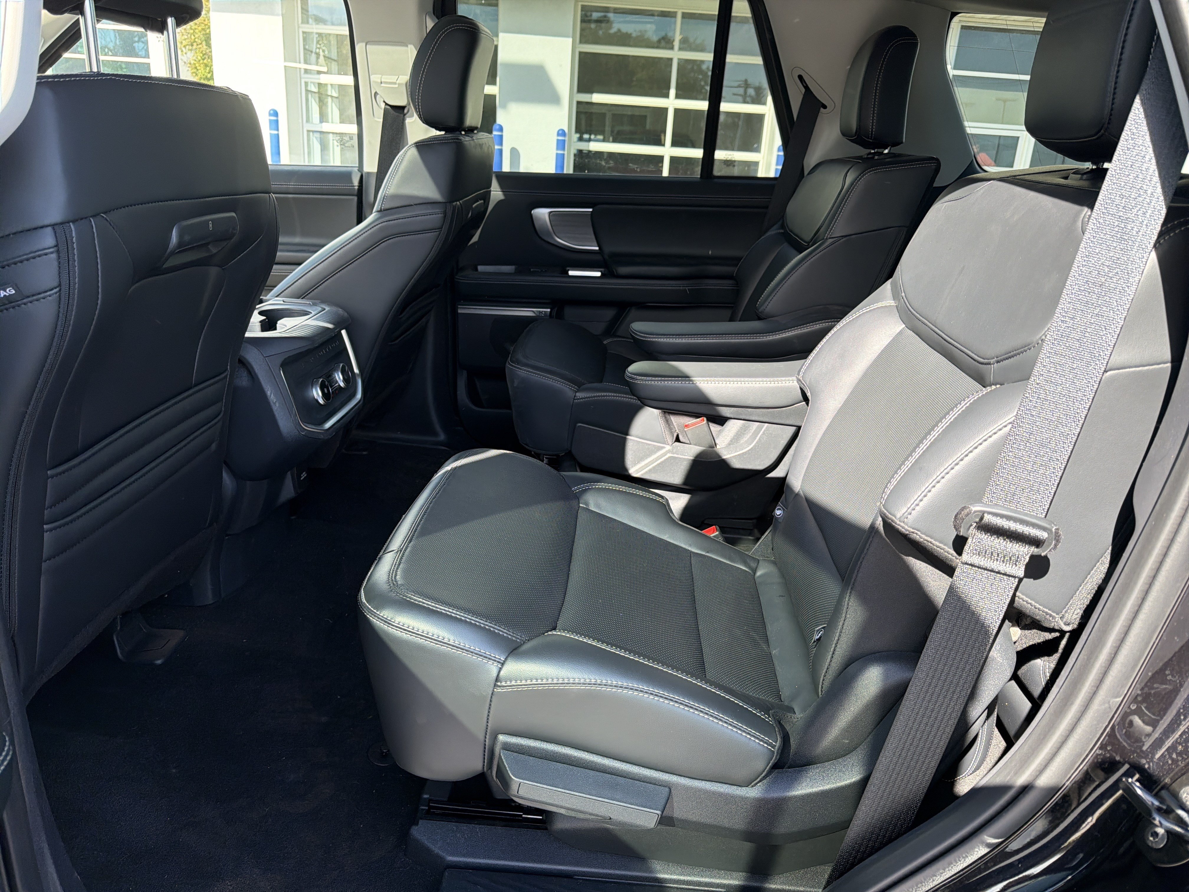 Certified 2025 Ford Expedition Platinum AWD/4WD image 13