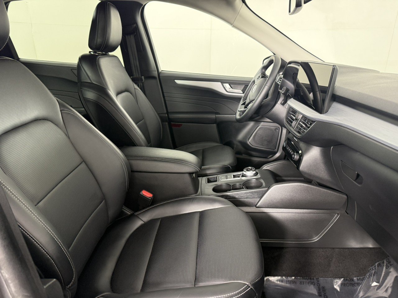 Certified 2025 Ford Escape Platinum AWD/4WD image 10