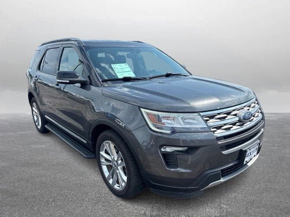 Certified 2018 Ford Explorer XLT w/ Equipment Group 202A AWD/4WD image 5