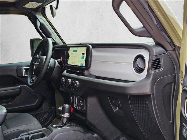 Used 2025 Jeep Wrangler Sport AWD/4WD image 18