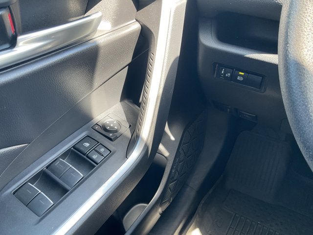 Used 2023 Toyota RAV4 XLE AWD/4WD image 18