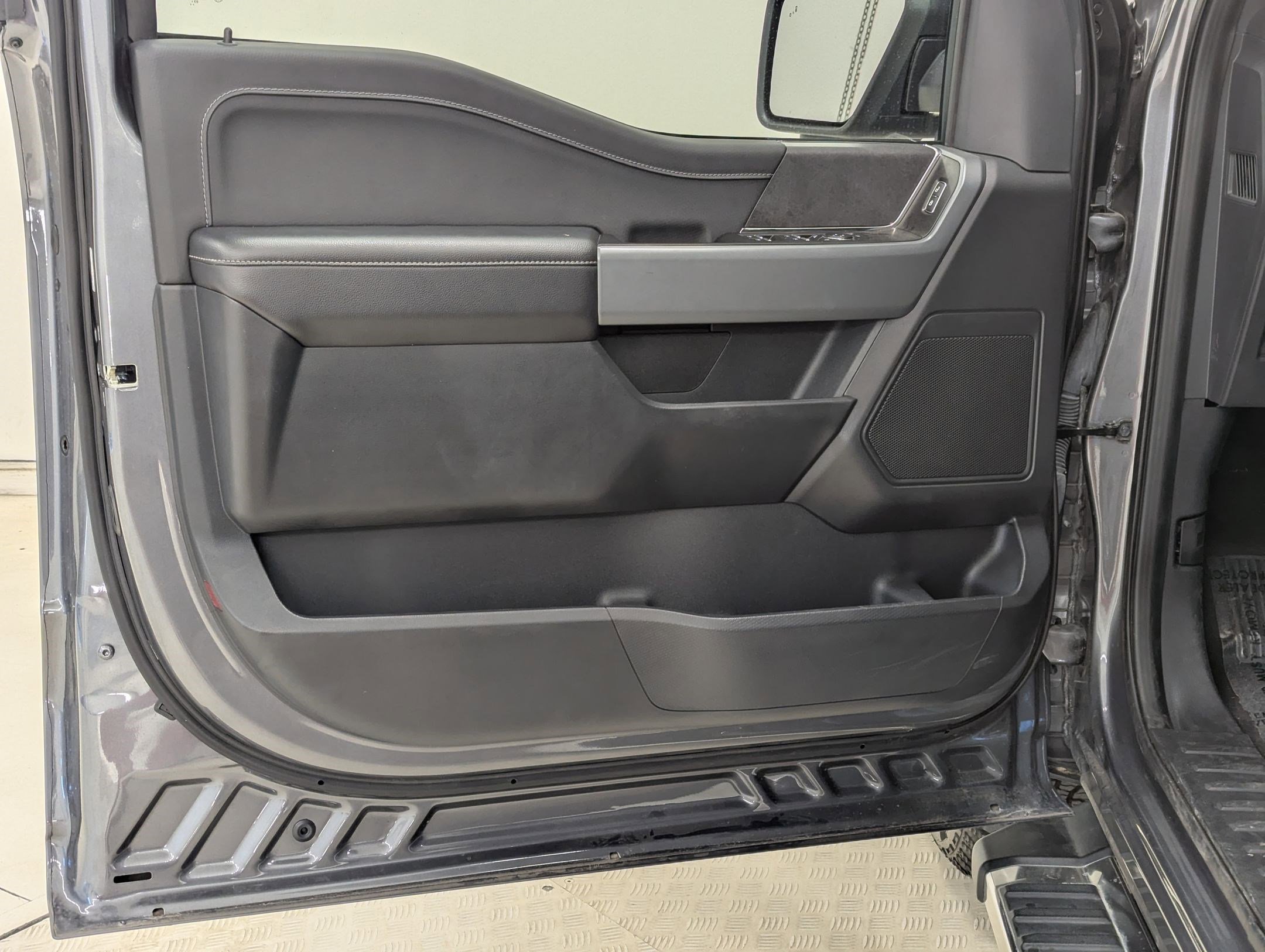 Certified 2024 Ford F150 XLT w/ Mobile Office Package image 26