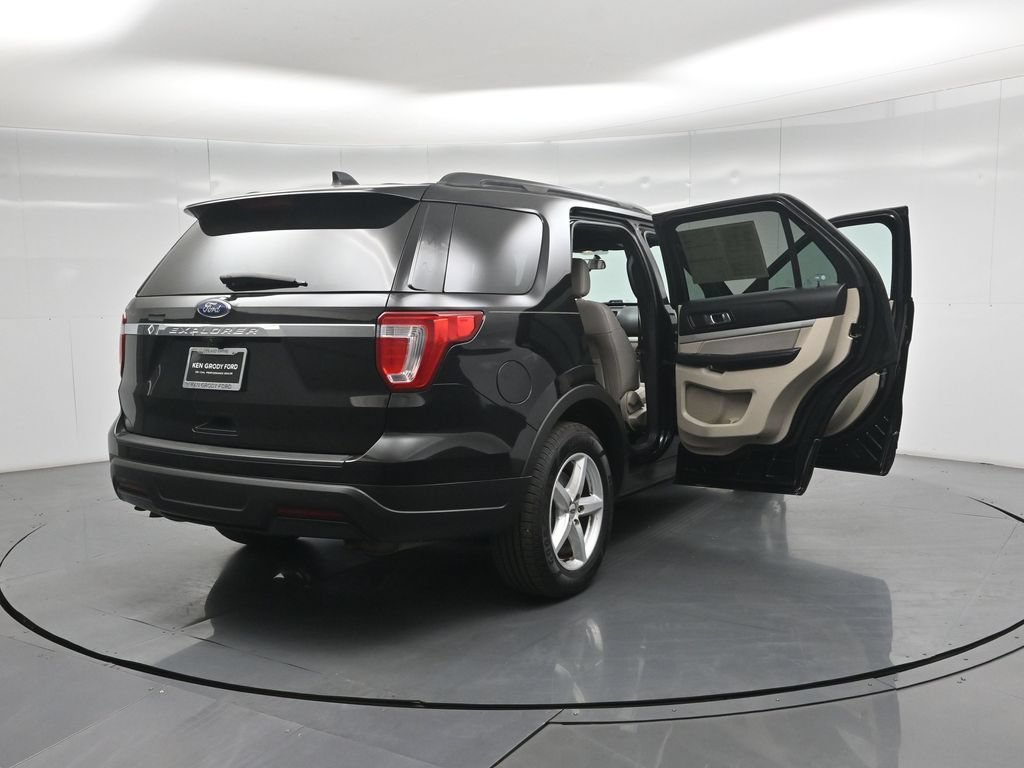 Certified 2018 Ford Explorer FWD image 5