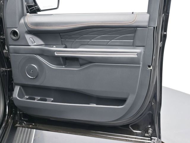 Certified 2023 Ford Expedition Platinum image 30