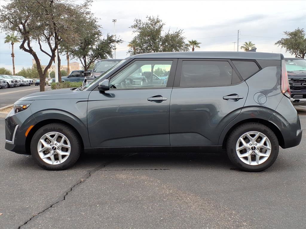 Used 2023 Kia Soul LX w/ LX Technology Package image 6