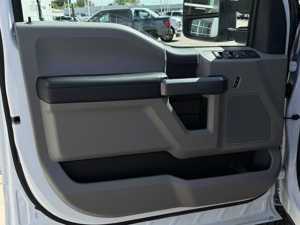 Certified 2022 Ford F250 XLT w/ XLT Value Package AWD/4WD image 8