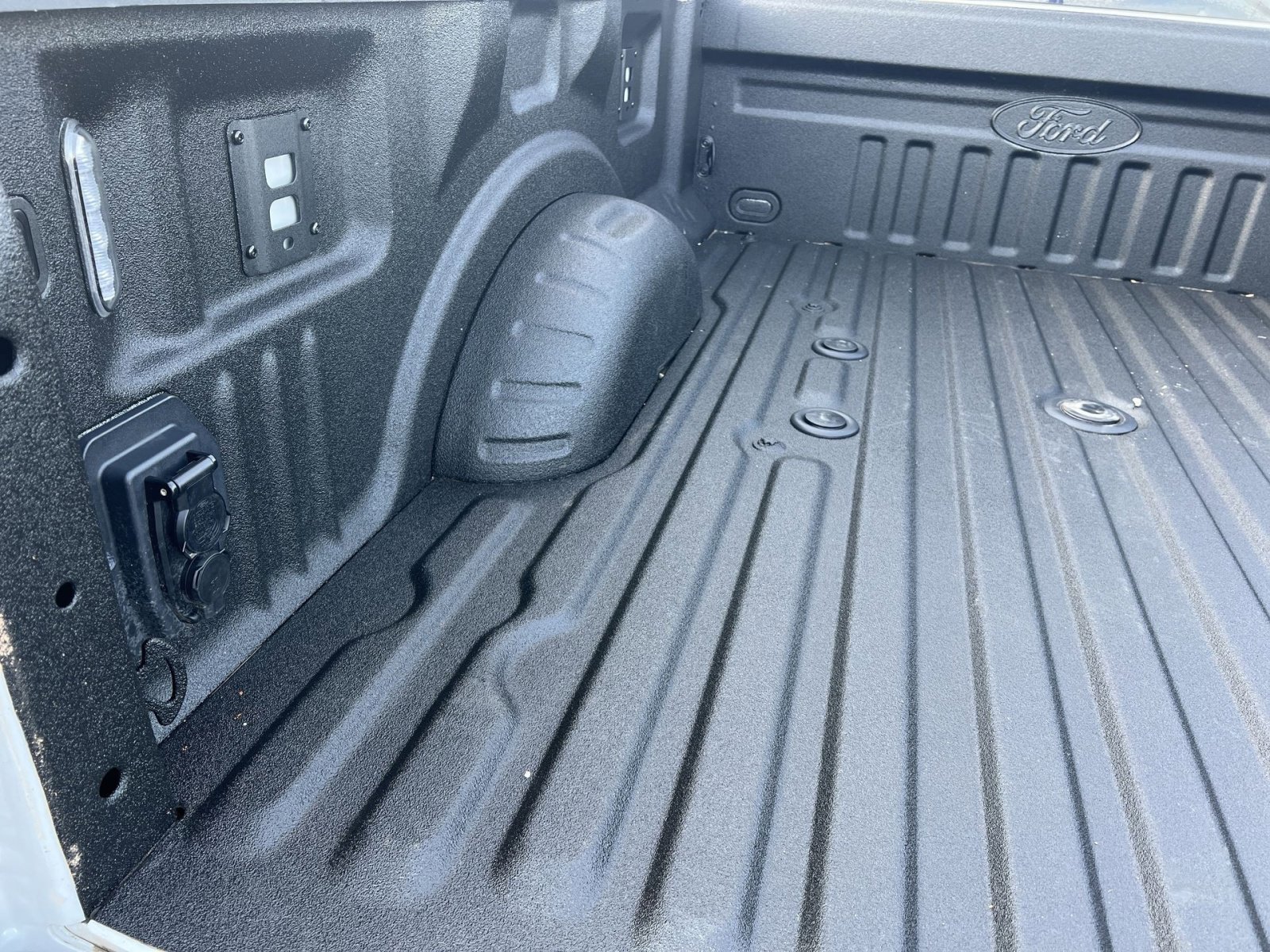 Certified 2025 Ford F350 Platinum w/ Tremor Off-Road Package image 29